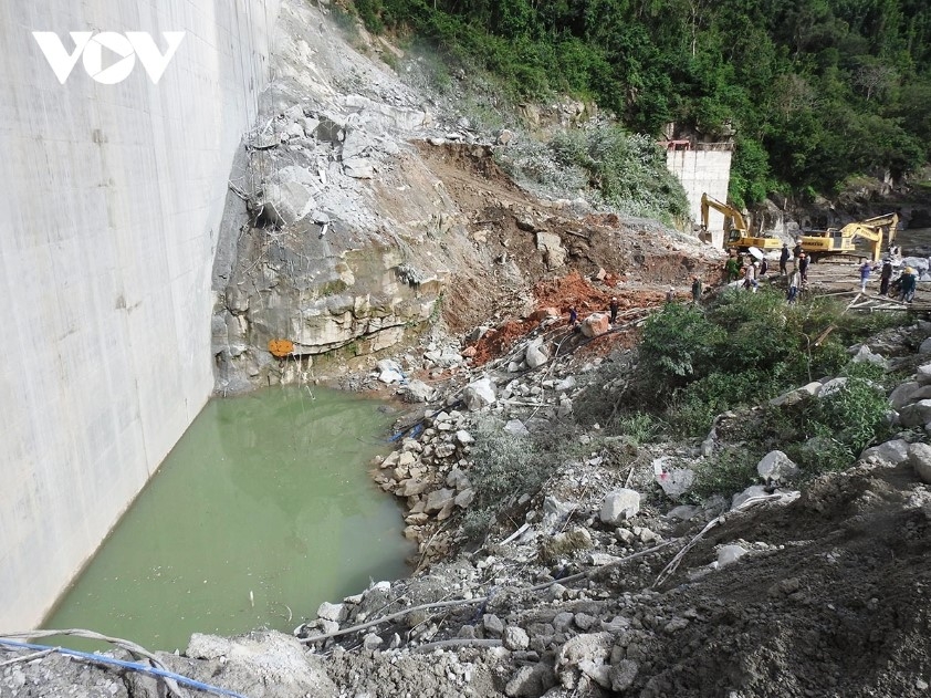 three dead and two missing in kon tum scaffolding collapse picture 1