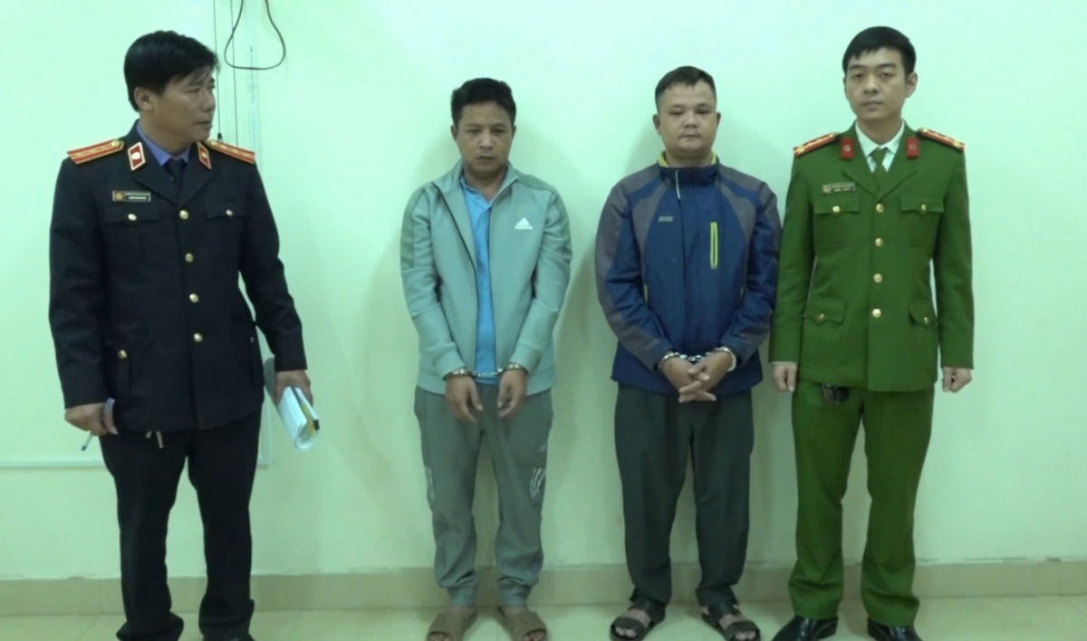 chế tạo khoang bí mật trên xe bán tải để vận chuyển vảy tê tê hình ảnh 1 che tao khoang bi mat tren xe ban tai de van chuyen vay te te hinh anh 1