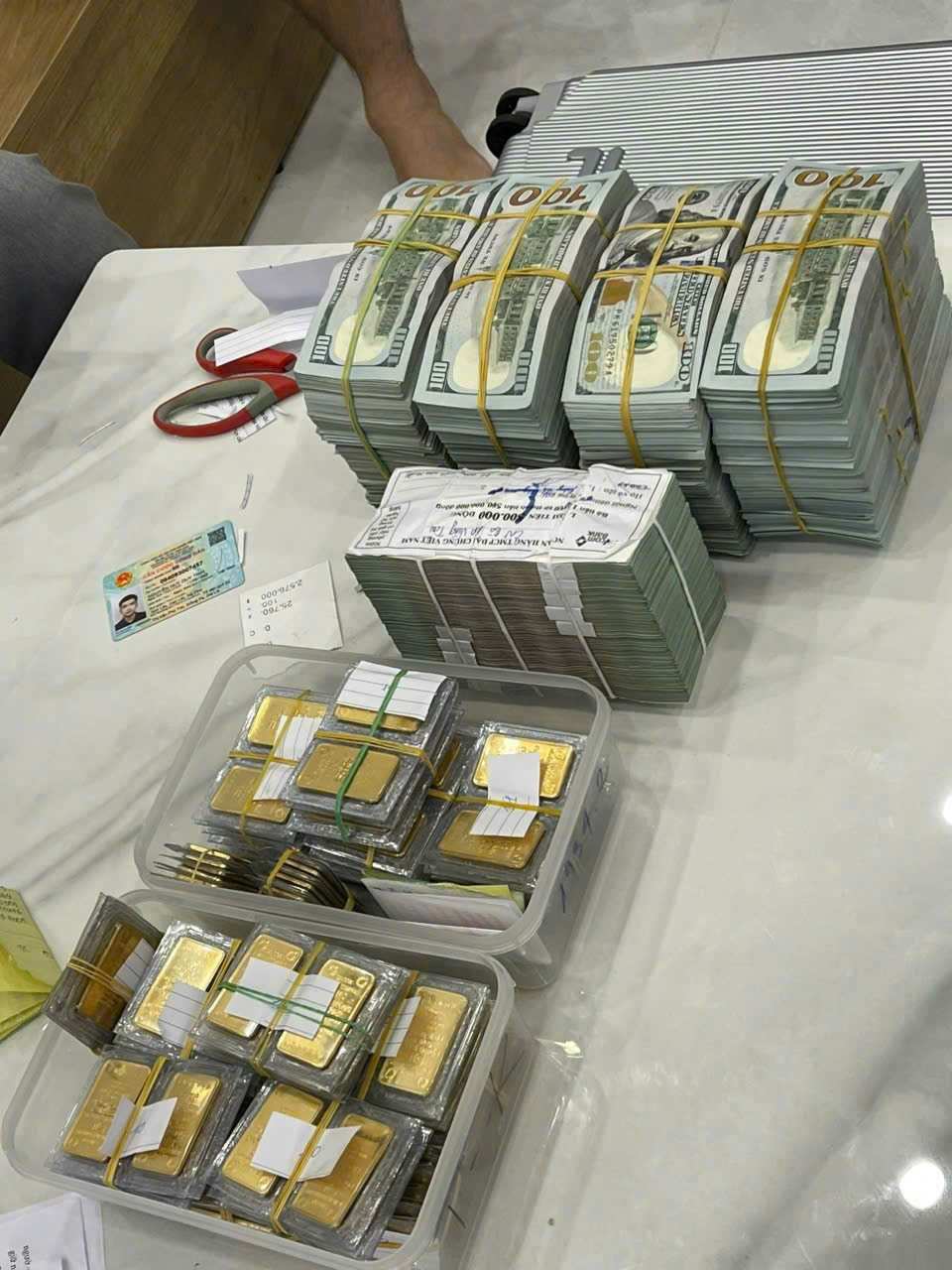 hình ảnh tiktoker mr pips sau khi bị bắt hình ảnh 3 hinh anh tiktoker mr pips sau khi bi bat hinh anh 3