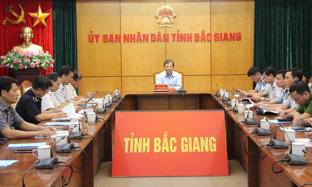 cao điểm chống buôn lậu, gian lận thương mại dịp cuối năm hình ảnh 1 cao diem chong buon lau, gian lan thuong mai dip cuoi nam hinh anh 1