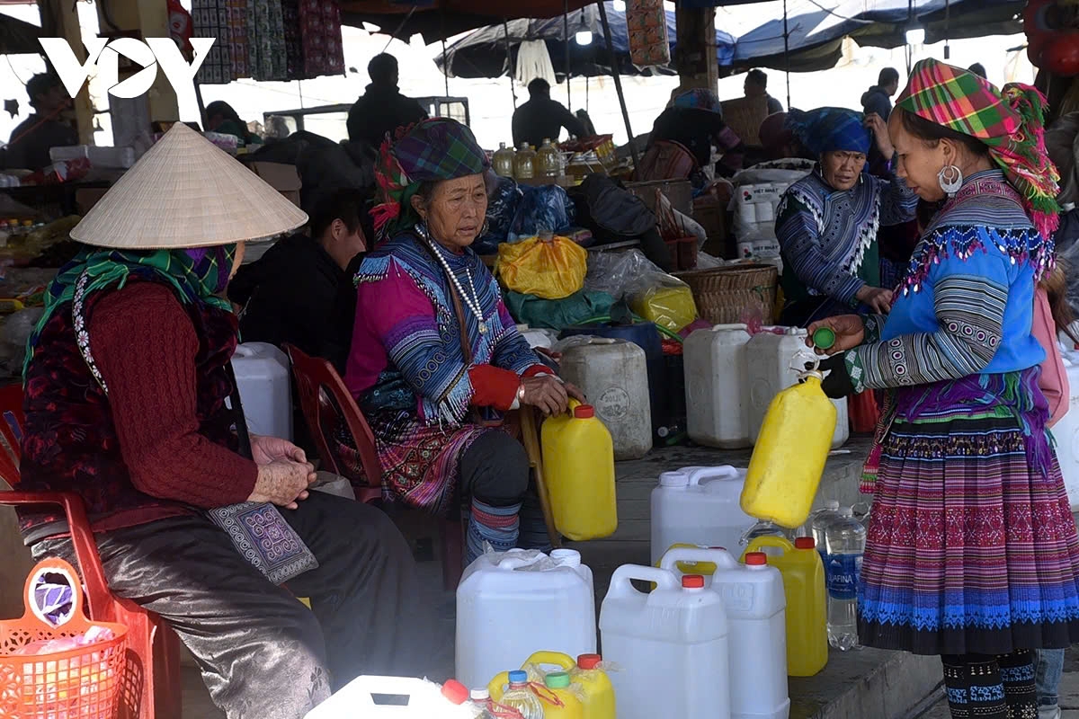 vibrant tet market of ethnic people on bac ha plateau in northern vietnam picture 16 vibrant tet market of ethnic people on bac ha plateau in northern vietnam picture 16