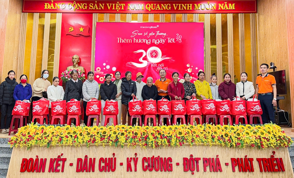 KienlongBank mang Tết đong đầy, lan tỏa yêu thương chào năm mới
