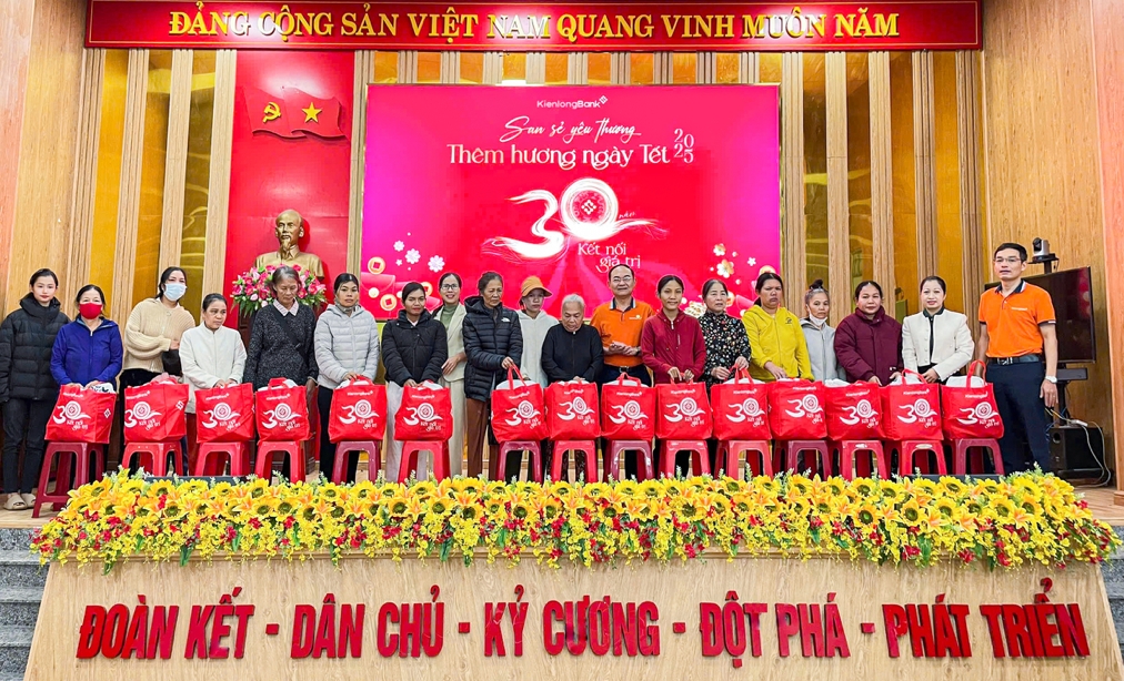 kienlongbank mang tet dong day, lan toa yeu thuong chao nam moi hinh anh 1