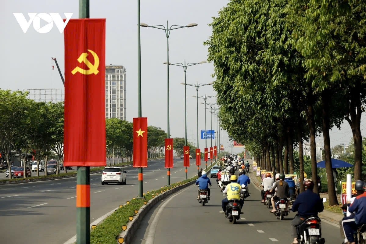 ho chi minh city overflows with spring colours picture 2 ho chi minh city overflows with spring colours picture 2