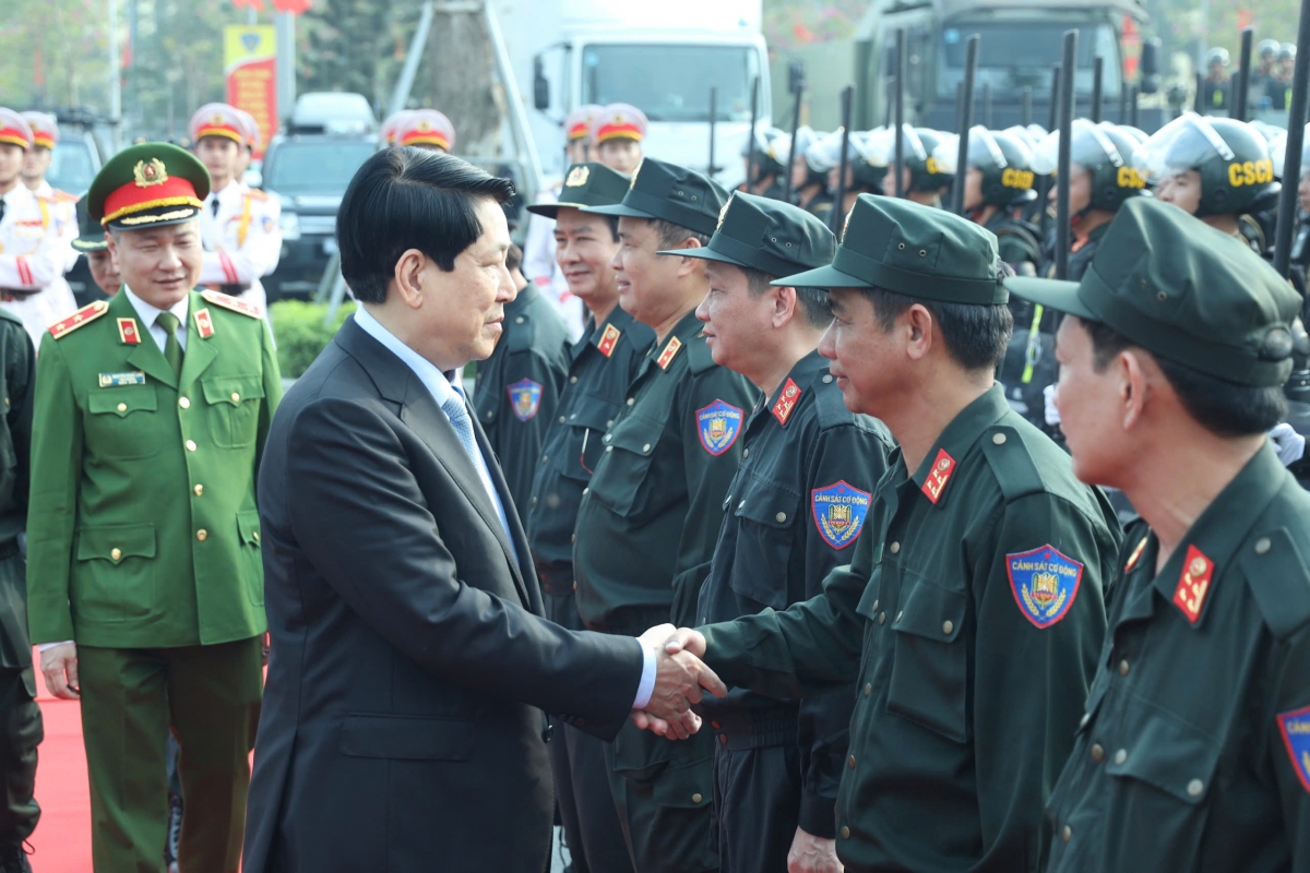 chủ tịch nước lương cường thăm, chúc tết bộ tư lệnh cảnh sát cơ động hình ảnh 5 chu tich nuoc luong cuong tham, chuc tet bo tu lenh canh sat co dong hinh anh 5