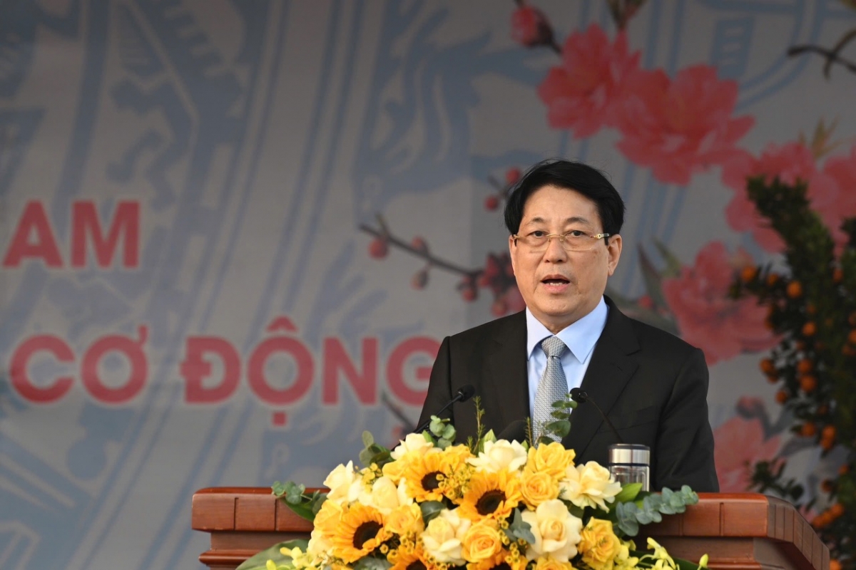 chủ tịch nước lương cường thăm, chúc tết bộ tư lệnh cảnh sát cơ động hình ảnh 1 chu tich nuoc luong cuong tham, chuc tet bo tu lenh canh sat co dong hinh anh 1