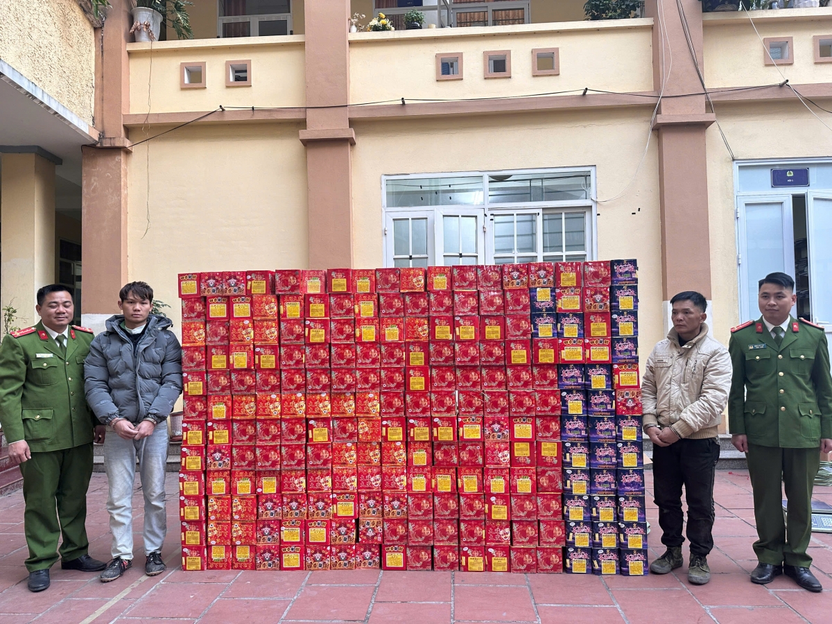 Phát hiện hơn 600kg pháo nổ nhập lậu ở Cao Bằng