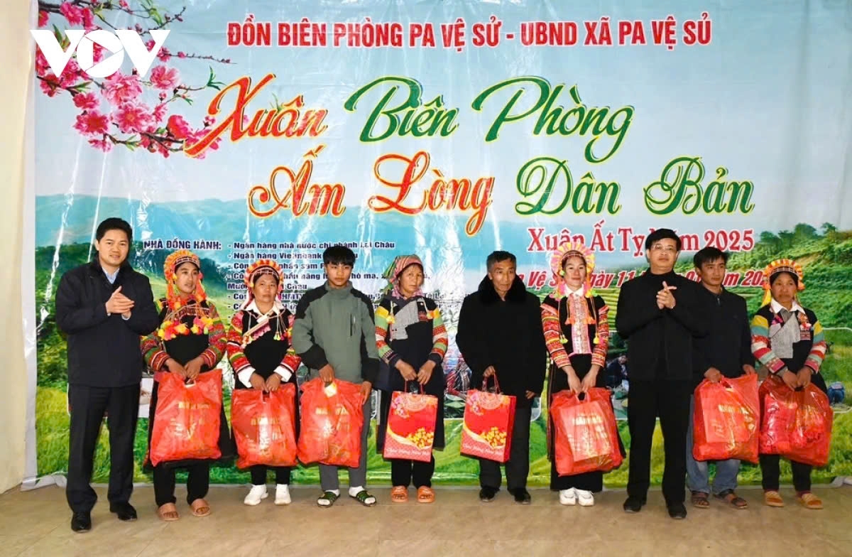 ethnic people get support to enjoy happy lunar new year 2025 picture 3 ethnic people get support to enjoy happy lunar new year 2025 picture 3