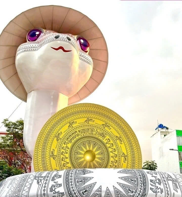 unique snake mascots bring festive joy to lunar new year celebrations picture 4 unique snake mascots bring festive joy to lunar new year celebrations picture 4