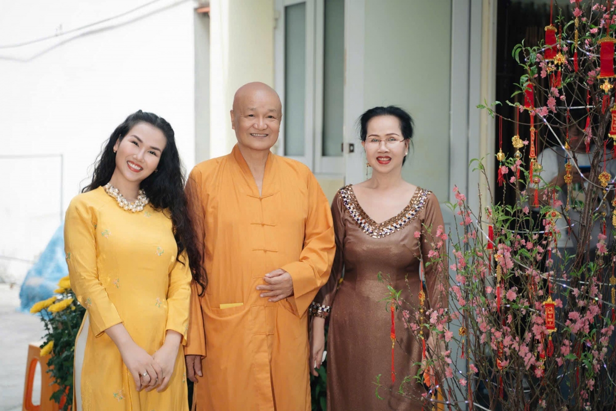 son tung m-tp, Do my linh, tran thanh dien ao dai don tet At ty hinh anh 13