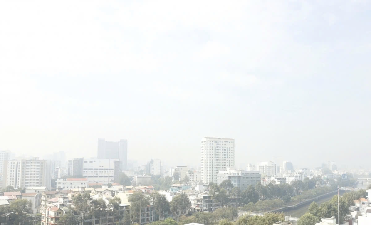 air pollution engulfs hcm city, poses health risks to residents picture 5