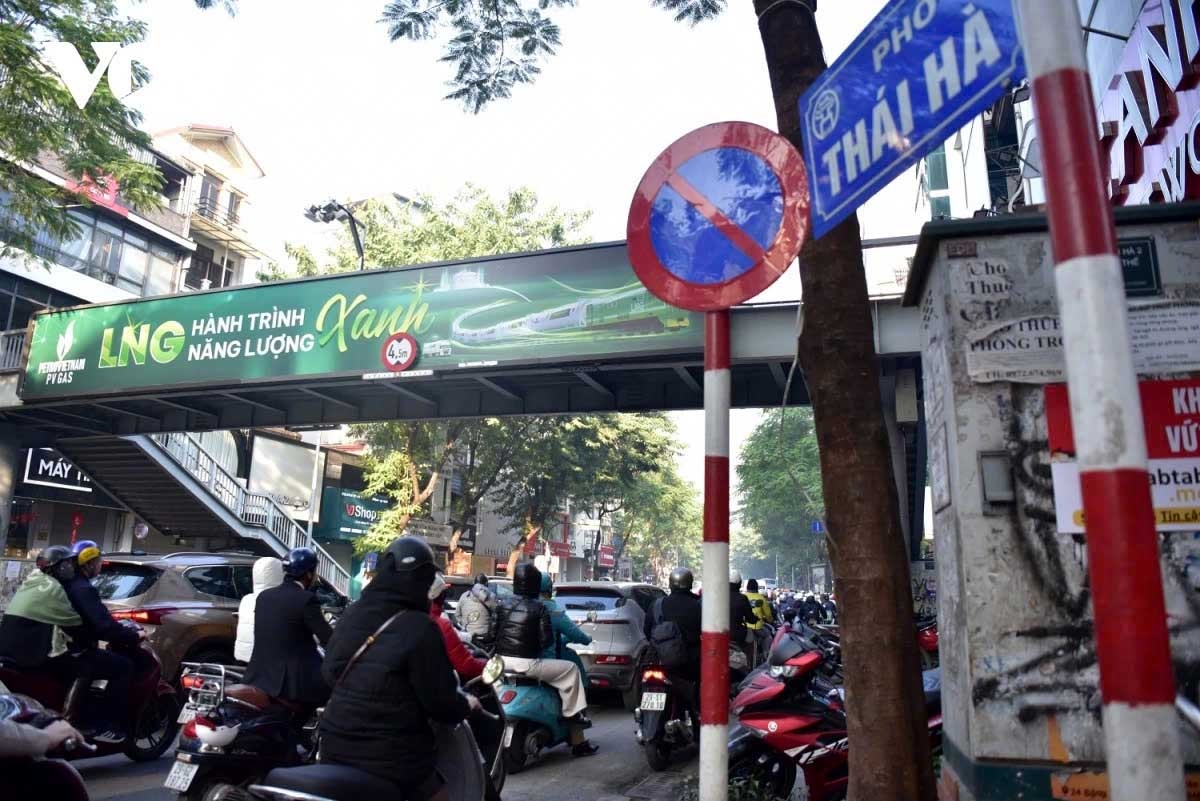 gridlocked traffic in hanoi ahead of lunar new year holiday picture 6 gridlocked traffic in hanoi ahead of lunar new year holiday picture 6