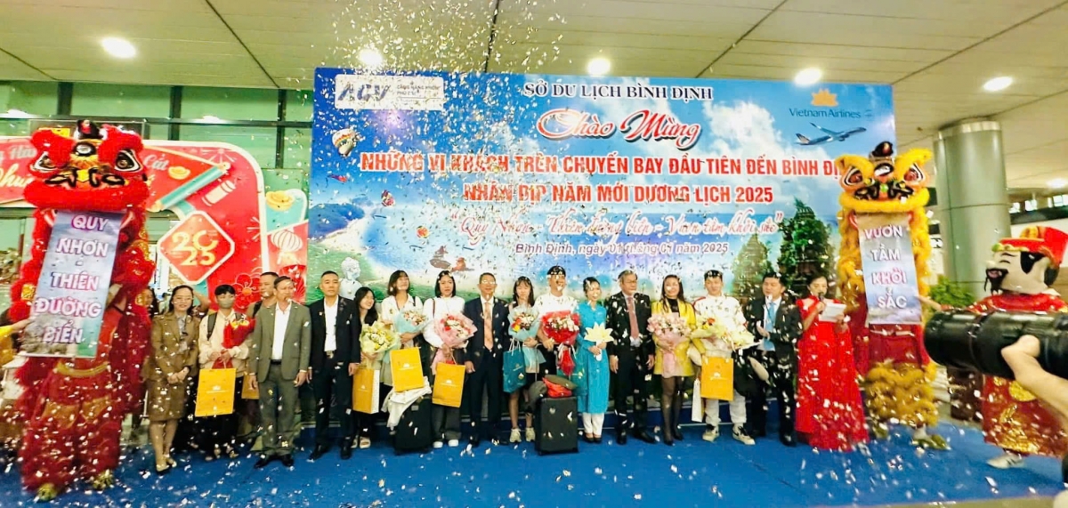 vietnam airlines don nhung vi khach dau tien nam 2025 hinh anh 8