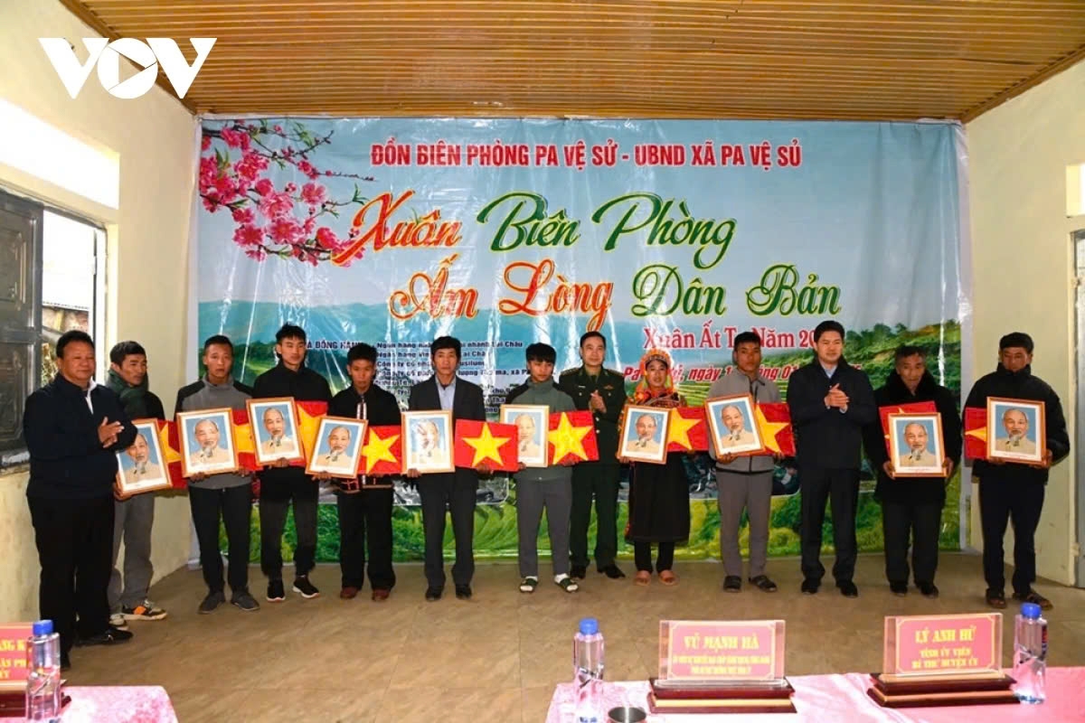 ethnic people get support to enjoy happy lunar new year 2025 picture 9 ethnic people get support to enjoy happy lunar new year 2025 picture 9
