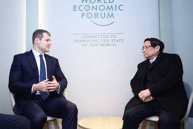 vietnamese pm meets with lithuanian counterpart in davos picture 1