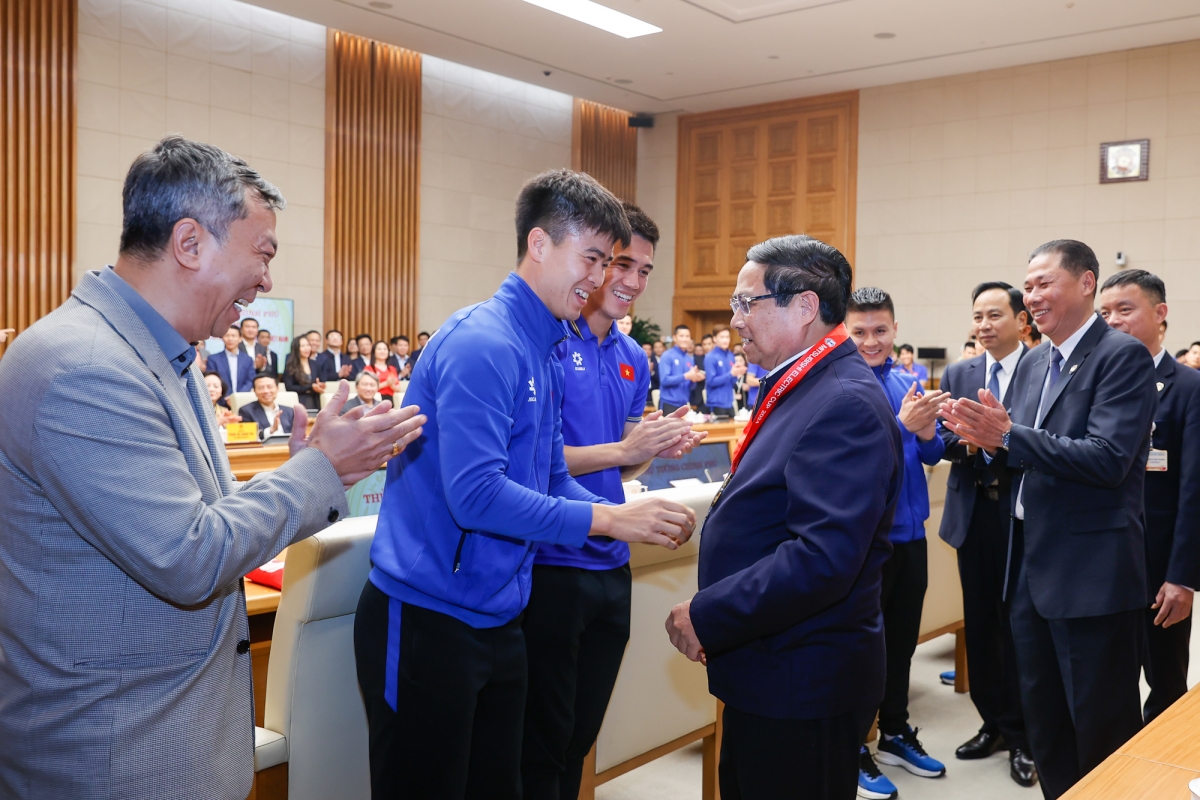 vo dich asean cup 2024, Dt viet nam duoc thu tuong vinh danh hinh anh 95