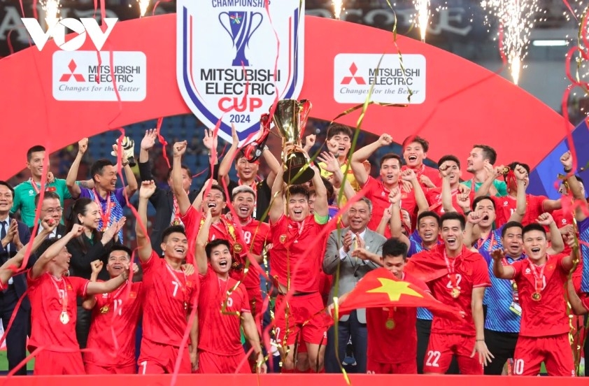 vietnam football team awarded over vnd30 billion after asean cup win picture 1