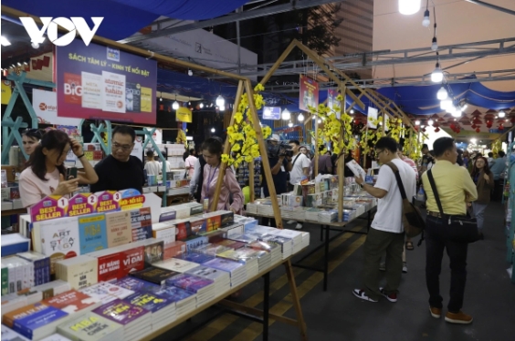 Ho Chi Minh City opens book street festival for Tet