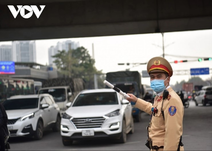 hanoi arteries go haywire as residents flock to hometown for tet holiday picture 10