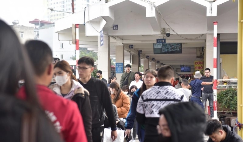 hanoi arteries go haywire as residents flock to hometown for tet holiday picture 6