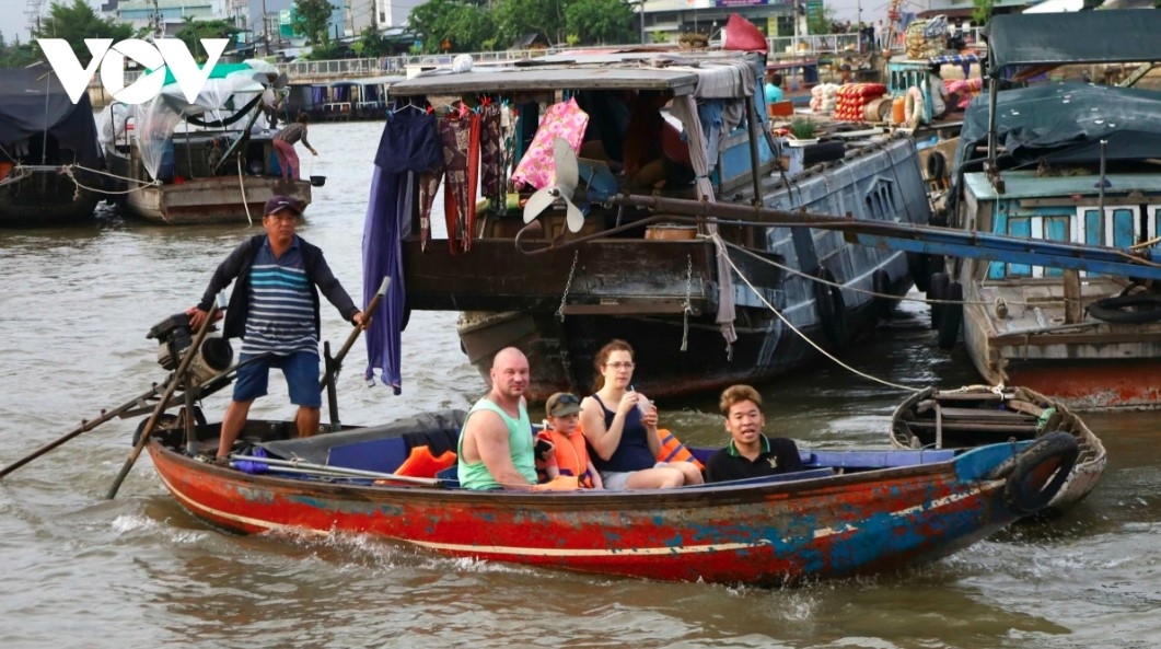 a guide to cai rang floating market in mekong delta region picture 4