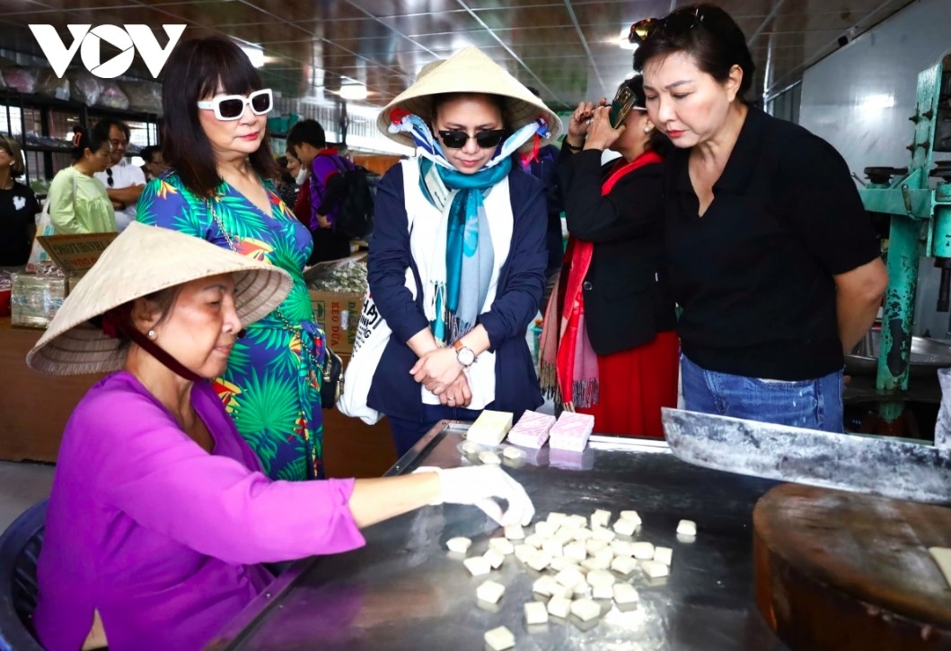 a guide to cai rang floating market in mekong delta region picture 6