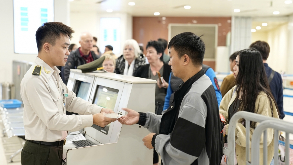 sân bay nội bài sẵn sàng phục vụ cả triệu lượt khách dịp tết nguyên đán hình ảnh 2 san bay noi bai san sang phuc vu ca trieu luot khach dip tet nguyen dan hinh anh 2