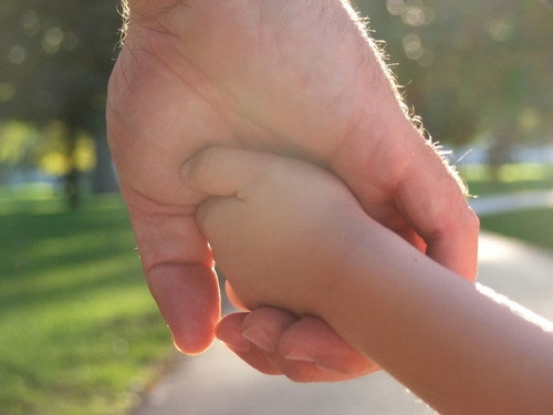 Người phụ nữ góa chồng, kém cả 20 tuổi xin tôi đứa con