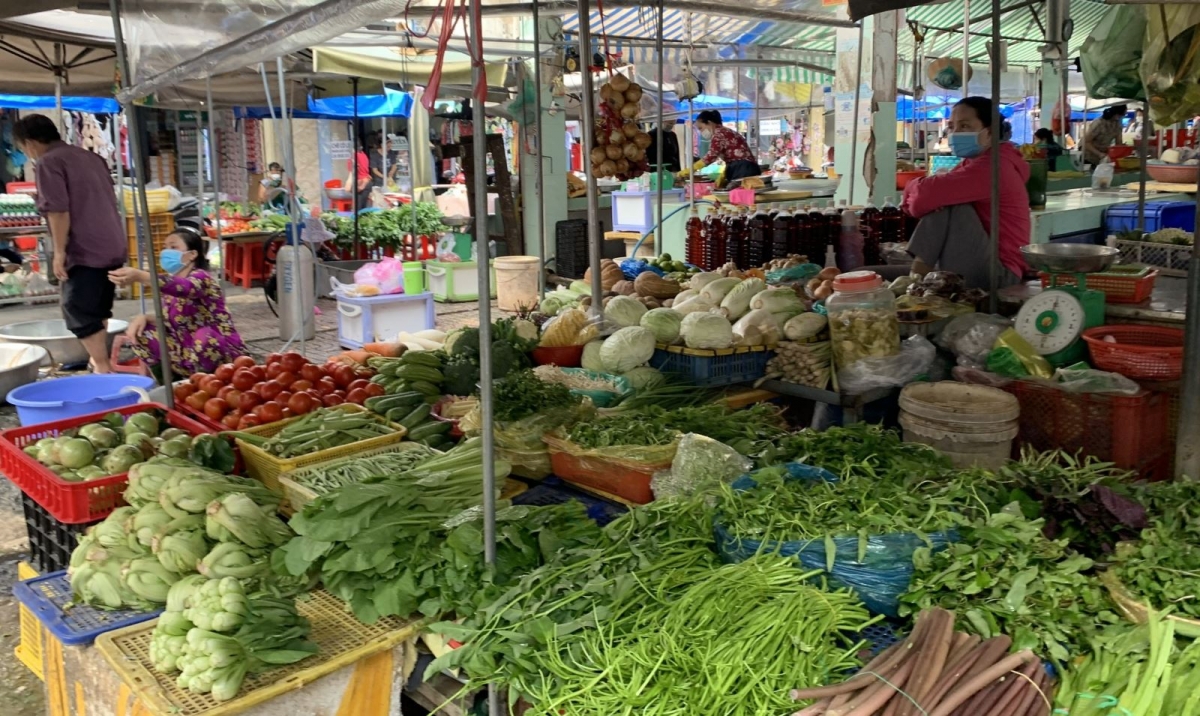 suc mua hang tet nong dan, nguon cung doi dao hinh anh 1