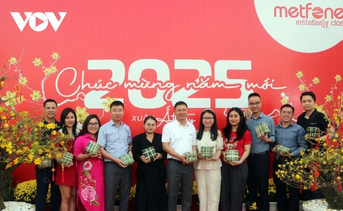 chung cake wrapping fosters vietnam-cambodia cultural bonds picture 4