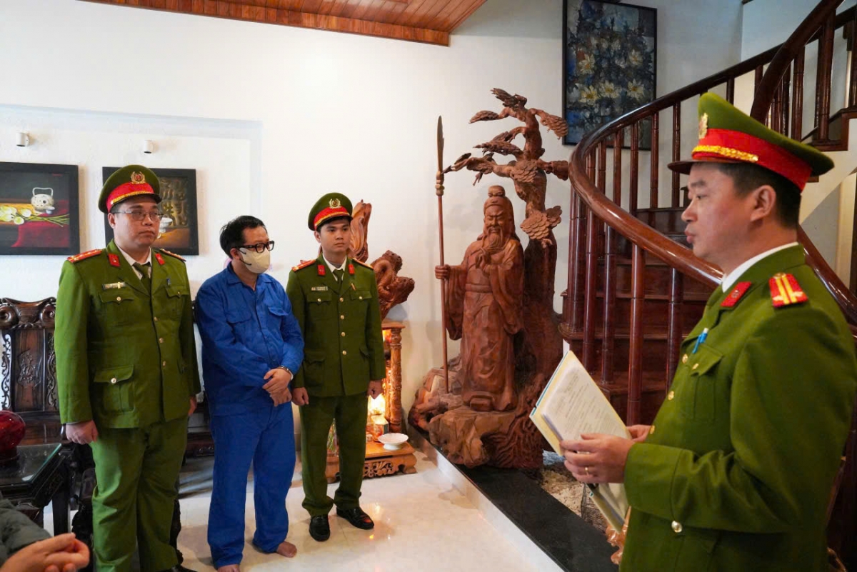 Đình chỉ sinh hoạt Đảng ông Lê Anh Phương, Giám đốc Đại học Huế