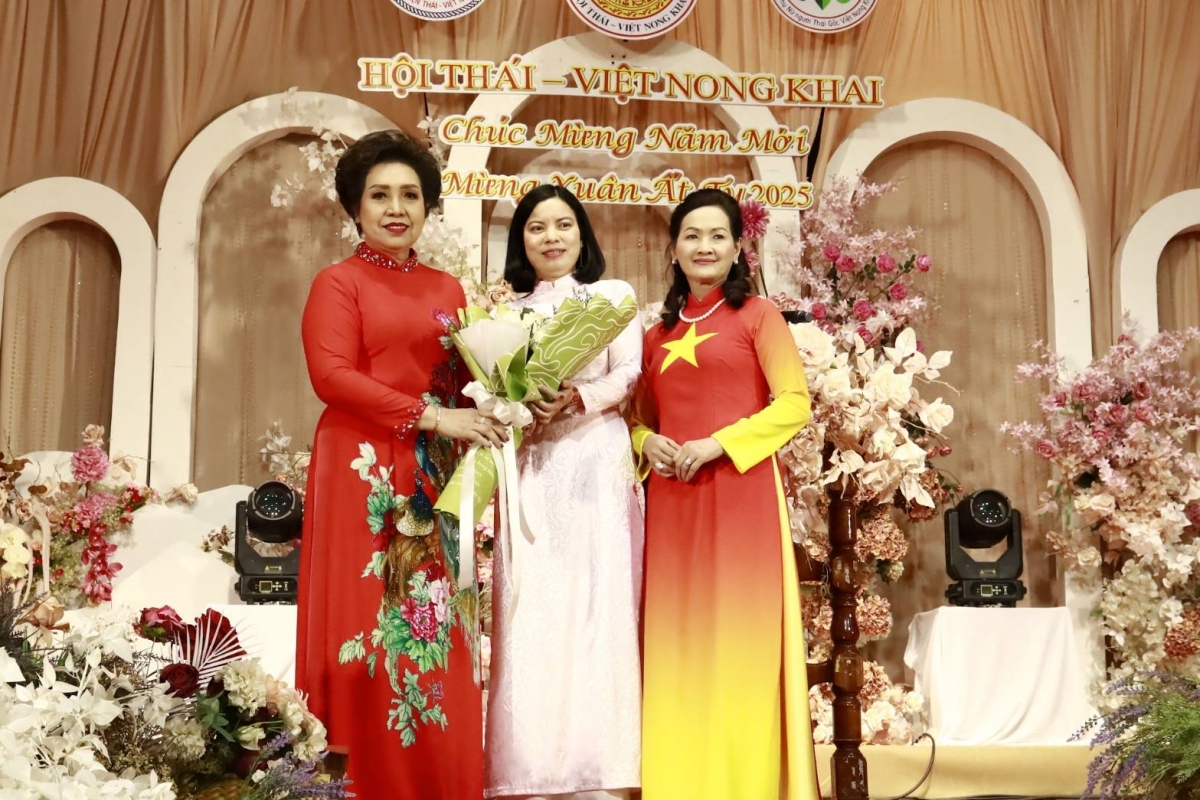 kieu bao vung Dong bac thai lan giao luu don xuan At ty hinh anh 4