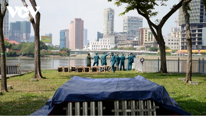 ho chi minh city ready for grand fireworks on lunar new year s eve picture 11