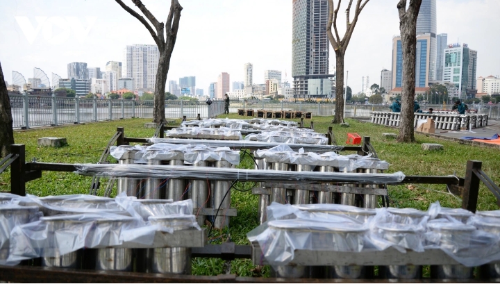 ho chi minh city ready for grand fireworks on lunar new year s eve picture 12