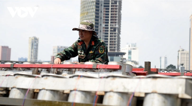 ho chi minh city ready for grand fireworks on lunar new year s eve picture 16