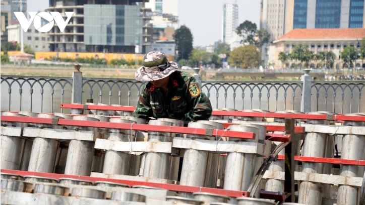 ho chi minh city ready for grand fireworks on lunar new year s eve picture 6