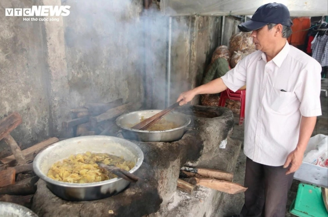 hue city s ginger jam village bustling in the buildup to tet picture 5