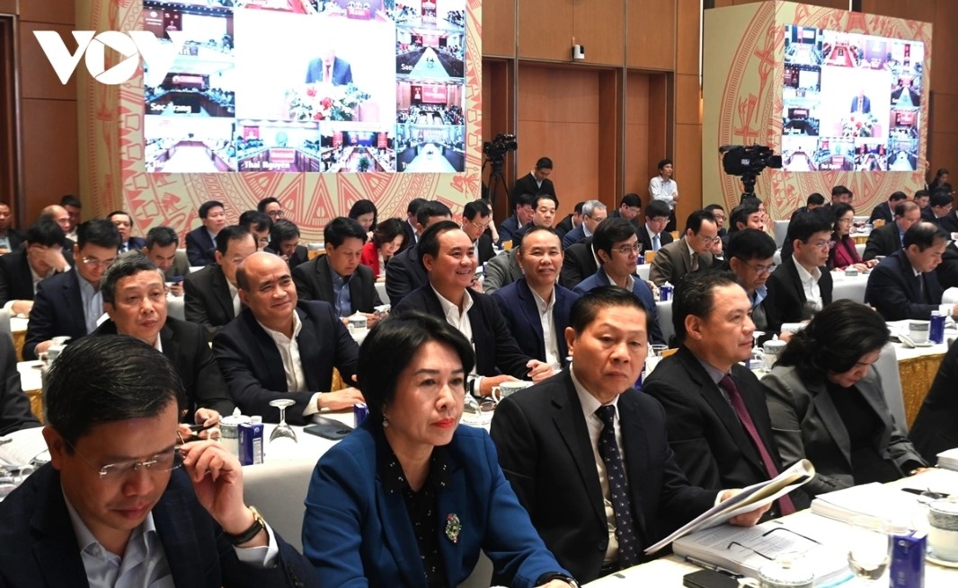 senior leaders attend government conference with localities on 2025 tasks picture 8