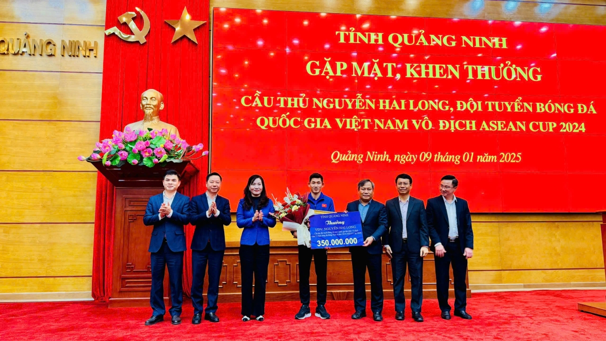 tien ve hai long nhan thuong lon tu lanh dao tinh va clb quang ninh hinh anh 1