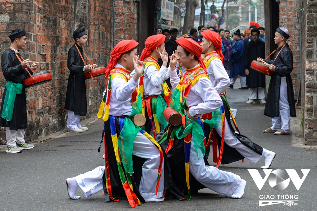 over 400 hanoians join street parade in old quarter to celebrate tet picture 9