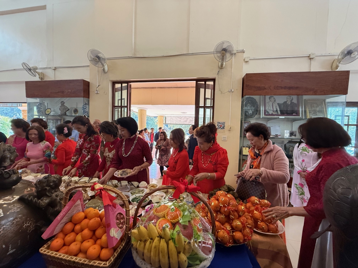 Kiều bào Thái Lan đón Xuân nhớ Bác