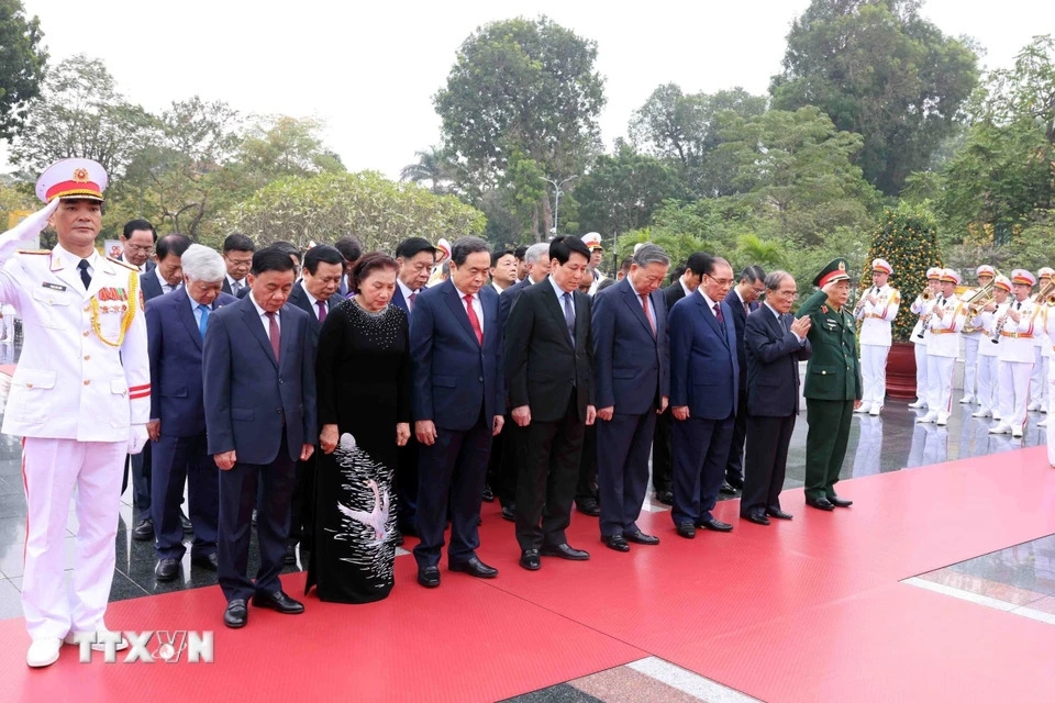 lanh dao Dang, nha nuoc vao lang vieng chu tich ho chi minh hinh anh 2