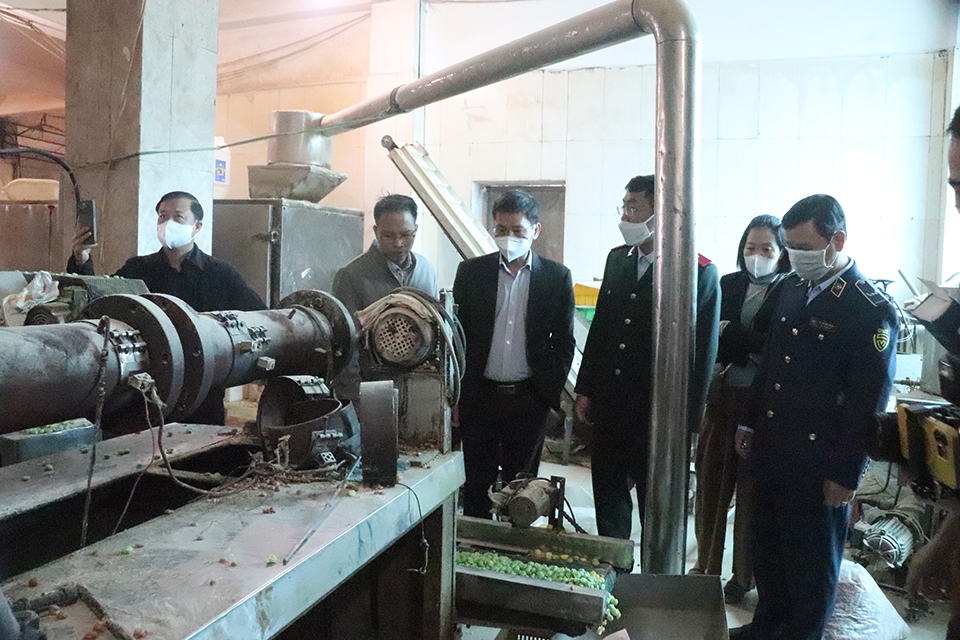 phát hiện 2 cơ sở bánh kẹo, bim bim sản xuất không đảm bảo an toàn thực phẩm hình ảnh 1 phat hien 2 co so banh keo, bim bim san xuat khong dam bao an toan thuc pham hinh anh 1