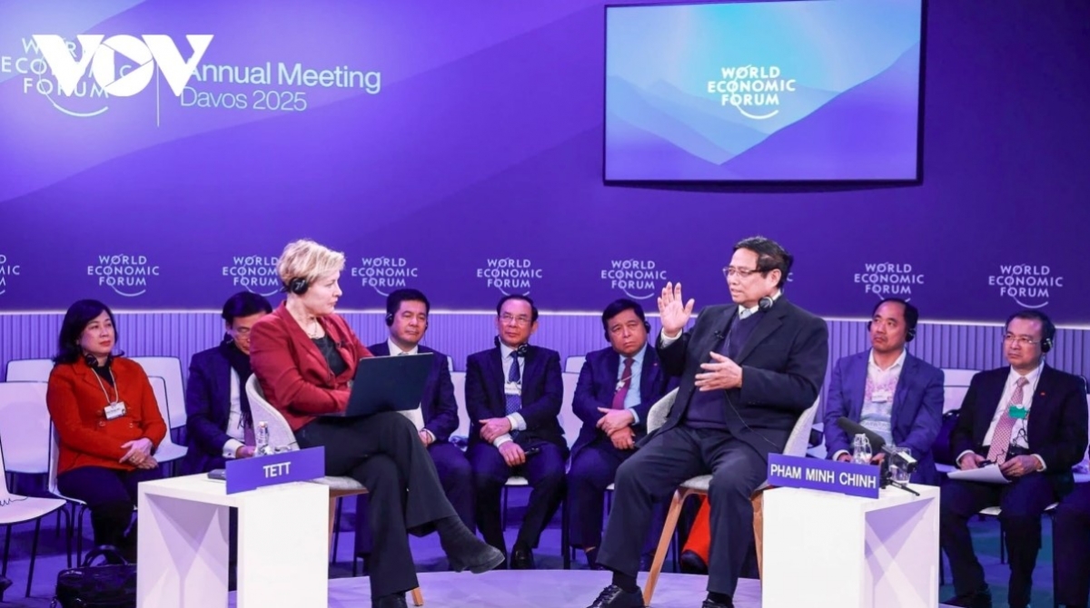 Overview of PM Chinh's working trip to attend 55th WEF meeting in Davos