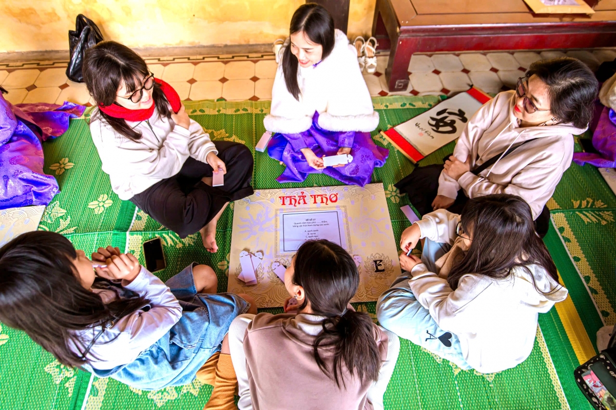khu di sản huế đón hàng ngàn lượt khách tham quan, vui tết hình ảnh 4 khu di san hue don hang ngan luot khach tham quan, vui tet hinh anh 4