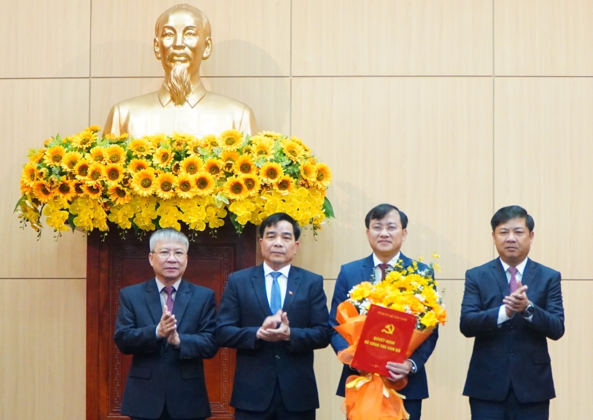 ban bí thư chuẩn y ông phan văn bình tham gia ban thường vụ tỉnh ủy quảng nam hình ảnh 1 ban bi thu chuan y ong phan van binh tham gia ban thuong vu tinh uy quang nam hinh anh 1