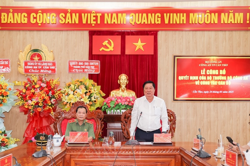 bổ nhiệm phó giám đốc công an tp. cần thơ hình ảnh 2 bo nhiem pho giam doc cong an tp. can tho hinh anh 2