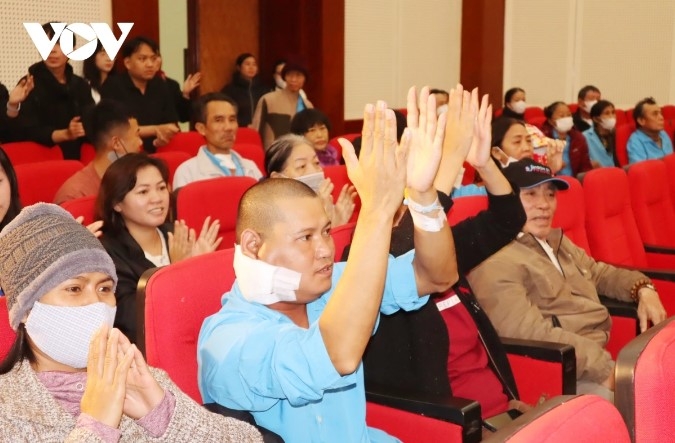 warm tet for patients at da nang oncology hospital picture 1