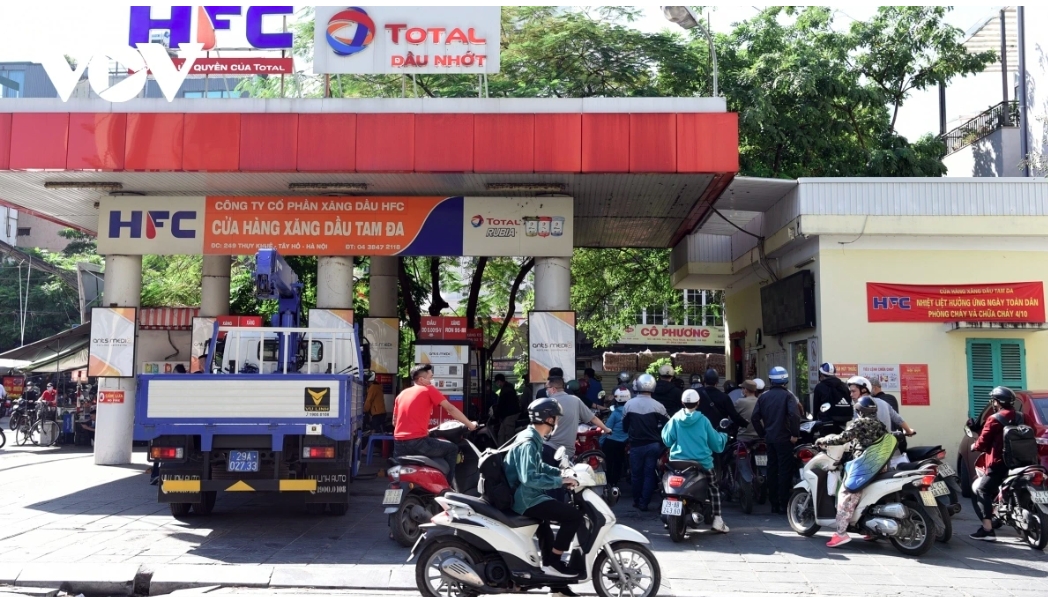 petrol prices up again to exceed vnd21,000 per litre in latest adjustment picture 1