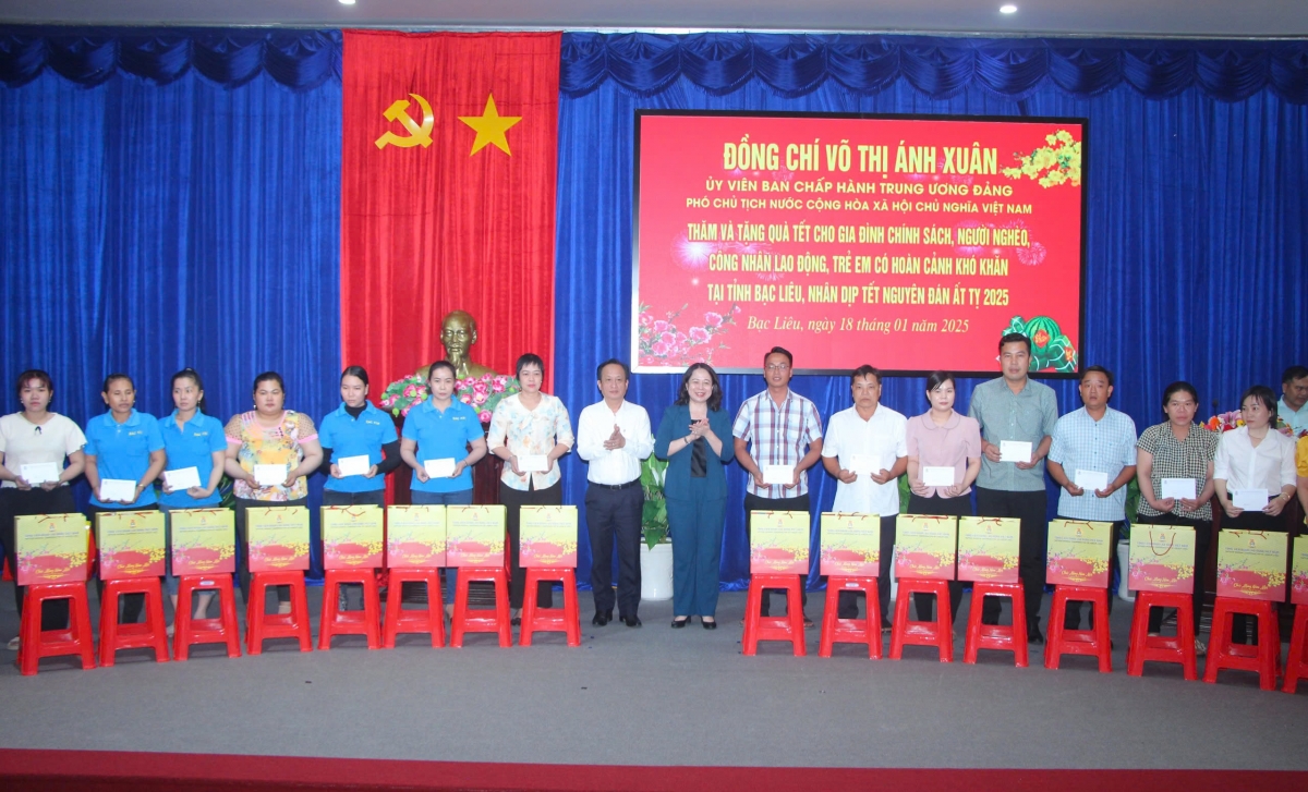 phó chủ tịch nước võ thị Ánh xuân thăm, tặng quà tết tại bạc liêu hình ảnh 2 pho chu tich nuoc vo thi Anh xuan tham, tang qua tet tai bac lieu hinh anh 2